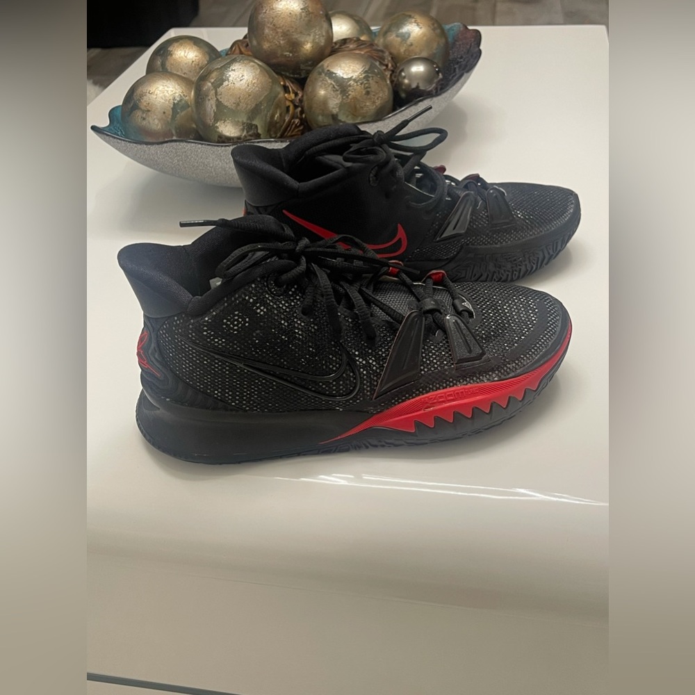 Nike Kyrie 7